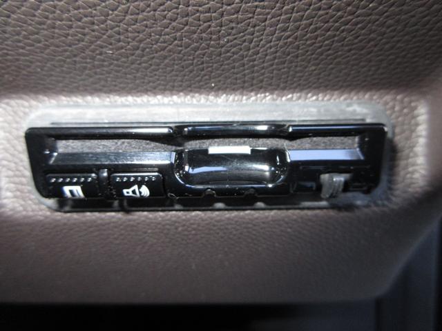 フリード モデューロXホンダセンシング 純正9インチメモリーナビBluetoothETCRカメラ 後カメラ イモビ オートクルーズ 記録簿 スマキー LEDライト DVD再生 サイドエアバッグ PS エアバッグ フルセグ ABS 3列シート(10枚目)