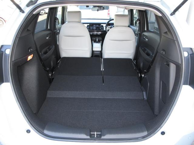 フィット e:HEVホーム ホンダセンシング純正9インチメモリーナビBluetoothドラレコRカメラETCワンオーナー 前後誤発進抑制機能 クリソナ 助手席エアバッグ 運転席エアバッグ 1オナ シートヒーター LEDライト(19枚目)