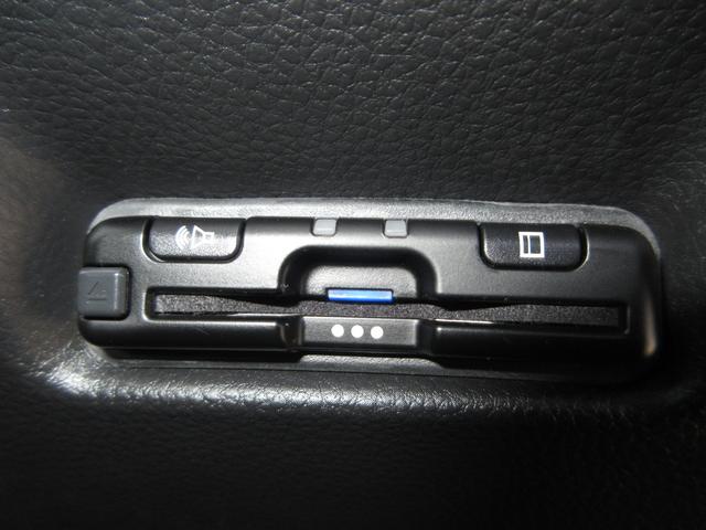 フィット e:HEVホームブラックスタイル 禁煙車ホンダセンシング純正9インチメモリーナビBluetoothドラレコETCRカメラワンオーナー オートライト Bカメラ 1オーナー LEDライト クリアランスソナー サイドSRS VSA 衝突軽減(5枚目)