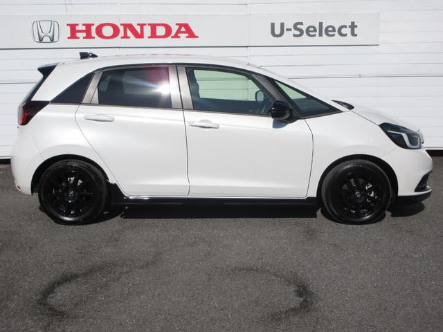 フィット e:HEVホームブラックスタイル 禁煙車ホンダセンシング純正9インチメモリーナビBluetoothドラレコETCRカメラワンオーナー オートライト Bカメラ 1オーナー LEDライト クリアランスソナー サイドSRS VSA 衝突軽減(8枚目)