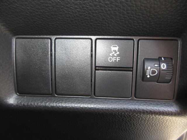 フィット e:HEVホームブラックスタイル 禁煙車ホンダセンシング純正9インチメモリーナビBluetoothドラレコETCRカメラワンオーナー オートライト Bカメラ 1オーナー LEDライト クリアランスソナー サイドSRS VSA 衝突軽減(11枚目)