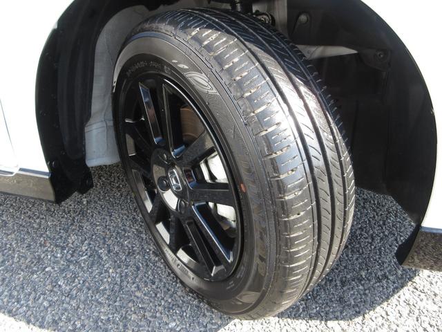 フィット e:HEVホームブラックスタイル 禁煙車ホンダセンシング純正9インチメモリーナビBluetoothドラレコETCRカメラワンオーナー オートライト Bカメラ 1オーナー LEDライト クリアランスソナー サイドSRS VSA 衝突軽減(18枚目)