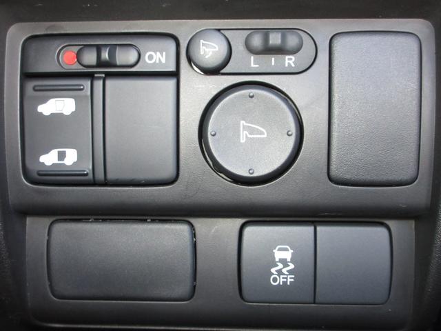 フリード ＧＨ　純正メモリーナビＥＴＣＲカメラワンオーナー　スマキー　１オーナー　リヤカメラ　ナビＴＶ　横滑り防止機能　禁煙　イモビライザー　メンテナンスノート　ＡＵＴＯエアコン　キーレス　Ｗエアバッグ　ＤＶＤ（11枚目）