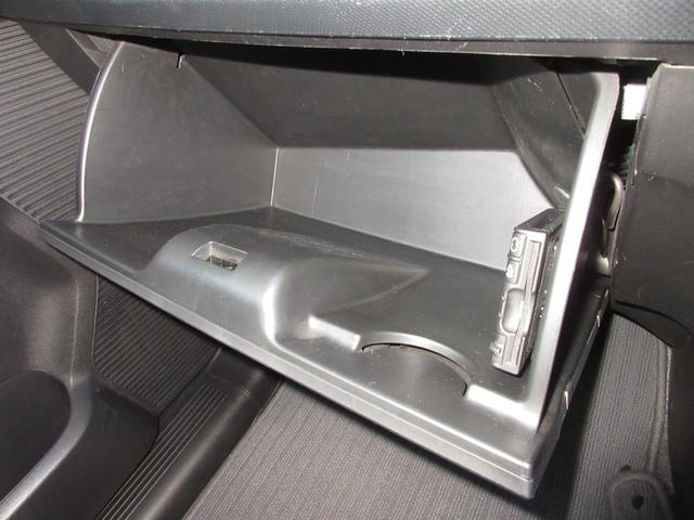 フリード ＧＨ　純正メモリーナビＥＴＣＲカメラワンオーナー　スマキー　１オーナー　リヤカメラ　ナビＴＶ　横滑り防止機能　禁煙　イモビライザー　メンテナンスノート　ＡＵＴＯエアコン　キーレス　Ｗエアバッグ　ＤＶＤ（23枚目）