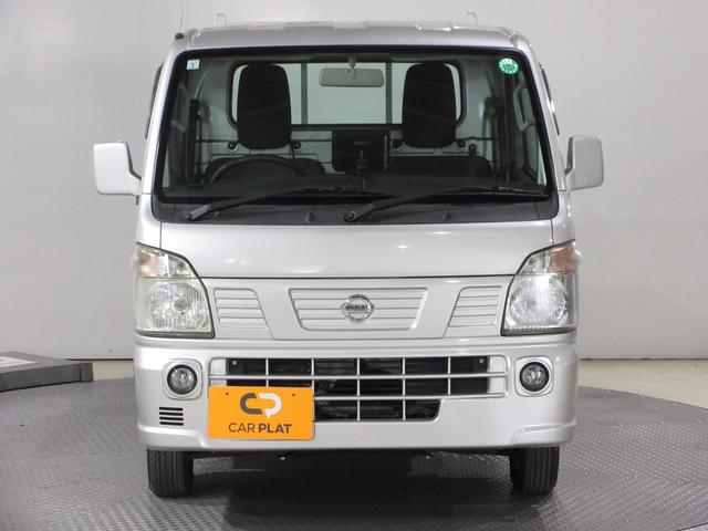 アイポイントを、見晴らしのよさと乗用車としての落ち着き感を適度にバランスさせた高さになっています。ワイドな視野角で良好な運転視界を実現してます。