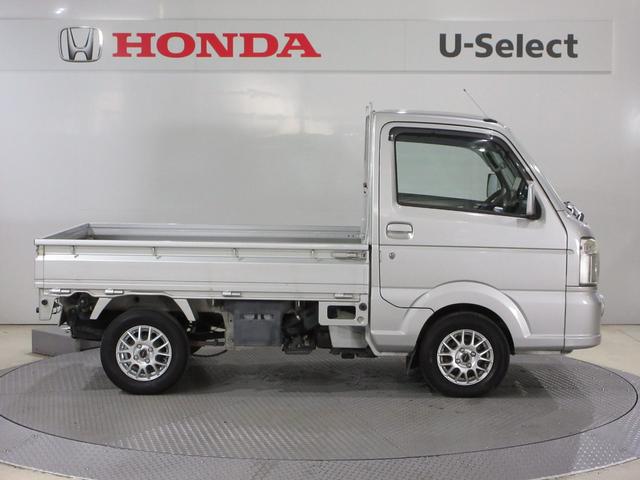 前方向からの風はもちろん、横方向からの風も上手に整流。高速道路やトンネルの出口などでの、横風によるふらつきをおさえます。