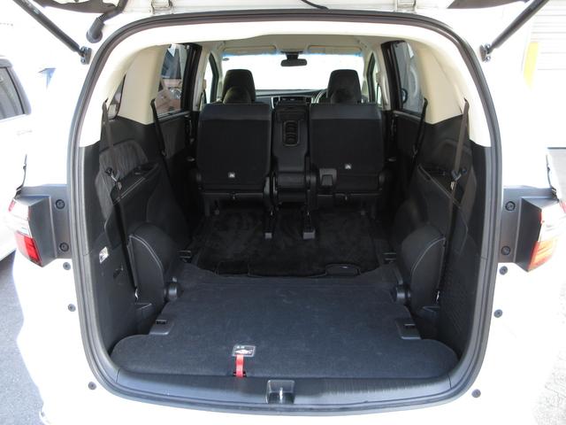 オデッセイ アブソルート・ホンダセンシング　純正９インチメモリーナビＢｌｕｅｔｏｏｔｈＥＴＣＲカメラワンオーナー　Ｂカメラ　ＬＥＤライト　オートクルーズコントロール　地デジ　電動シート　ＤＶＤ再生　スマートキー　４ＷＤ　アイドリングストップ（17枚目）