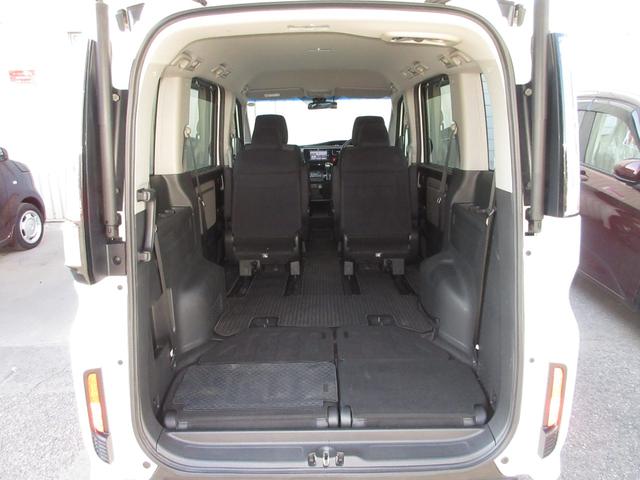 ステップワゴンスパーダ スパーダホンダセンシング 純正メモリーナビBluetoothETCRカメラワンオーナー 盗難防止 助手席エアバッグ ワンオーナ- Wパワスラ リアオートエアコン 地デジ サイドエアバッグ LEDライト 横滑り防止システム 禁煙(19枚目)