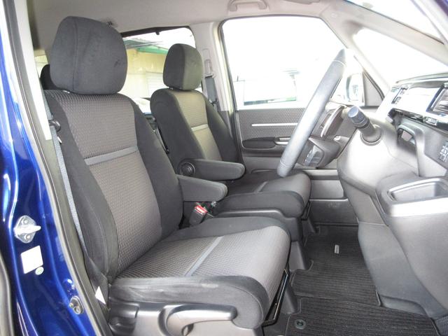 ステップワゴンスパーダ スパーダ　ホンダセンシング　・コバルトブルーパール　・２列目ベンチシート（８人乗りシート）　・純正ナビ　・リアカメラ　・ＥＴＣ　・ホンダセンシング　・Ｂｌｕｅｔｏｏｔｈ　ＡＵＤＩＯ　・両側電動スライドドア　・ワンオーナー（17枚目）