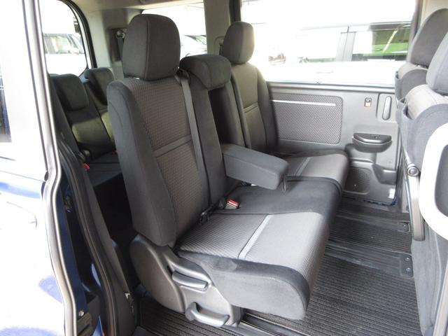 ステップワゴンスパーダ スパーダ　ホンダセンシング　・コバルトブルーパール　・２列目ベンチシート（８人乗りシート）　・純正ナビ　・リアカメラ　・ＥＴＣ　・ホンダセンシング　・Ｂｌｕｅｔｏｏｔｈ　ＡＵＤＩＯ　・両側電動スライドドア　・ワンオーナー（18枚目）