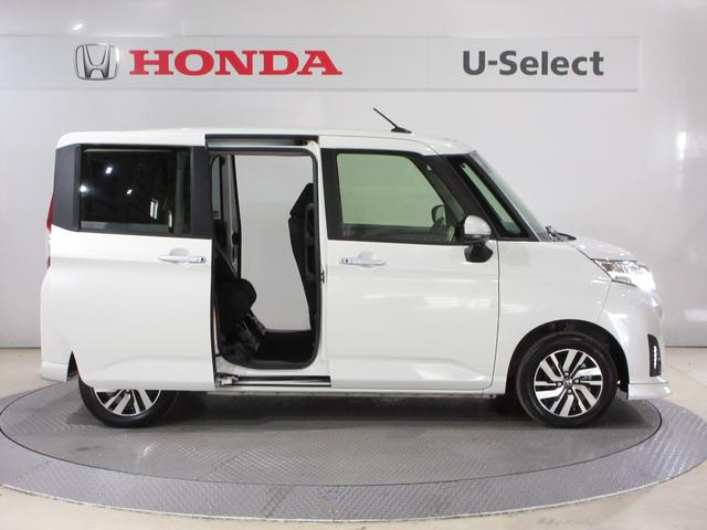 ハンドグリップ付両側電動パワースライドドアがついております。ご年配の方や小さいお子さんの乗り降りも楽々ですね。万が一ドアに手を挟んでしまっても、挟み込み防止機構が付いていて安心です！