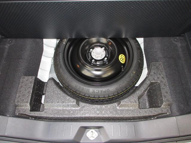 スペアタイヤ、装備車です。最近は、スペアタイヤが無くなってきていますが、やはりあれば安心ですよね！でもでも、交換するのは大変、ＪＡＦにお任せ！３６５日２４時間対応します！是非ご加入下さい！