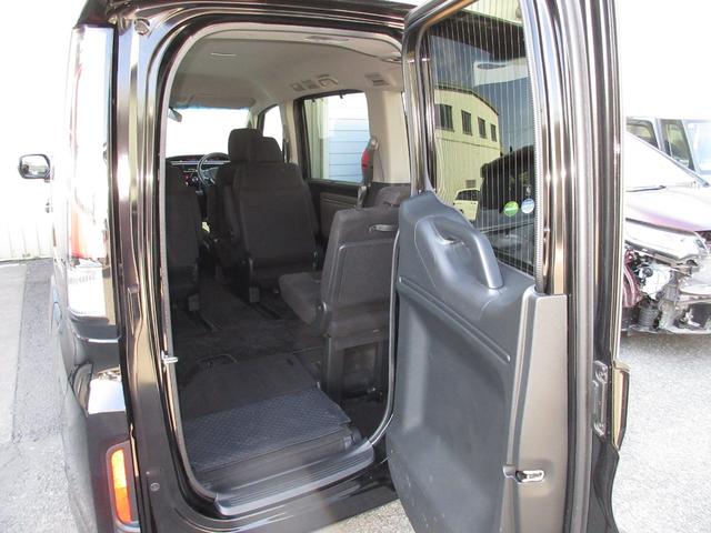 ステップワゴンスパーダ スパーダホンダセンシング　純正メモリーナビＢｌｕｅｔｏｏｔｈＥＴＣＲカメラワンオーナー　盗難防止　助手席エアバッグ　ワンオーナ－　Ｗパワスラ　記録簿有　地デジ　ＬＥＤライト　横滑り防止システム　オートエアコン　リアカメラ　禁煙（8枚目）