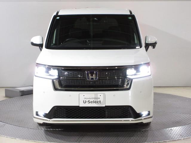 ステップワゴン ｅ：ＨＥＶスパーダ　ワンオーナー　禁煙車　純正１１．４インチナビ　フルセグ　Ｂｌｕｅｔｏｏｔｈ　ＵＳＢ　ミュージックサーバー　前後ドラレコ　ＥＴＣ２．０　バックカメラ　シートヒーター　両側電動スライドドア　ＬＥＤライト（9枚目）