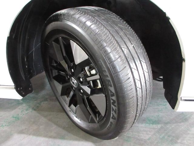 ステップワゴン ｅ：ＨＥＶスパーダ　ワンオーナー　禁煙車　純正１１．４インチナビ　フルセグ　Ｂｌｕｅｔｏｏｔｈ　ＵＳＢ　ミュージックサーバー　前後ドラレコ　ＥＴＣ２．０　バックカメラ　シートヒーター　両側電動スライドドア　ＬＥＤライト（26枚目）