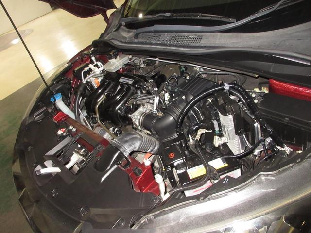 ヴェゼル ハイブリッドX ホンダセンシング純正メモリーナビBluetoothドラレコRカメラETC リヤカメラ ETC付き Aクルーズ セキュリティアラーム VSA 整備記録簿 ナビTV スマートキ USB接続 DVD再生機能(3枚目)