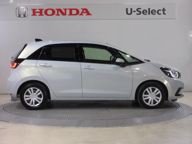 フィット ｅ：ＨＥＶベーシック　ホンダセンシング純正メモリーナビＢｌｕｅｔｏｏｔｈＲカメラ　カーテンエアバッグ　ＵＳＢポート　セキュリティアラーム　スマートキー　ＬＥＤヘッド　パワーウインドウ　オートエアコン　クルーズコントロール（7枚目）