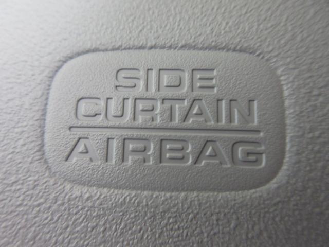 フィット ｅ：ＨＥＶベーシック　ホンダセンシング純正メモリーナビＢｌｕｅｔｏｏｔｈＲカメラ　カーテンエアバッグ　ＵＳＢポート　セキュリティアラーム　スマートキー　ＬＥＤヘッド　パワーウインドウ　オートエアコン　クルーズコントロール（11枚目）