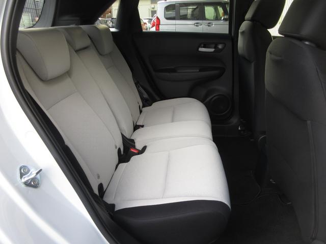 フィット ｅ：ＨＥＶベーシック　ホンダセンシング純正メモリーナビＢｌｕｅｔｏｏｔｈＲカメラ　カーテンエアバッグ　ＵＳＢポート　セキュリティアラーム　スマートキー　ＬＥＤヘッド　パワーウインドウ　オートエアコン　クルーズコントロール（14枚目）