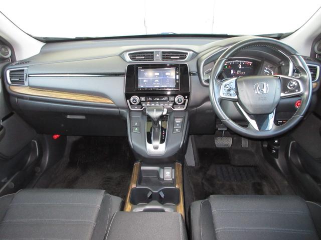 握りやすいハンドルには、オーディオコントロールとクルーズコントロールスイッチが装備されており、ハンドルから手を離さずに操作が出来ます。感覚で操作ができて便利で安全ですね！