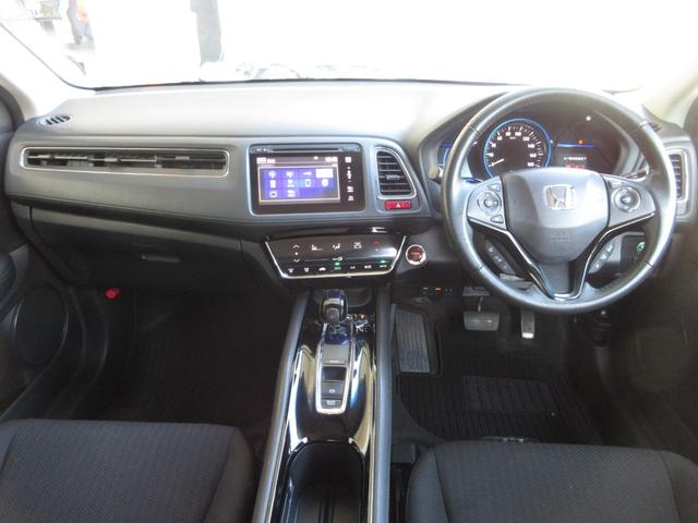 ヴェゼル ハイブリッドＸ　・ホワイトオーキッドパール　・平成２６年３月登録　・走行６万８千キロ　・車検…令和９年３月　・ワンオーナー　・純正ナビ　・リアカメラ　・ＥＴＣ　・あんしんパッケージ　・Ｂｌｕｅｔｏｏｔｈ　ＡＵＤＩＯ（2枚目）