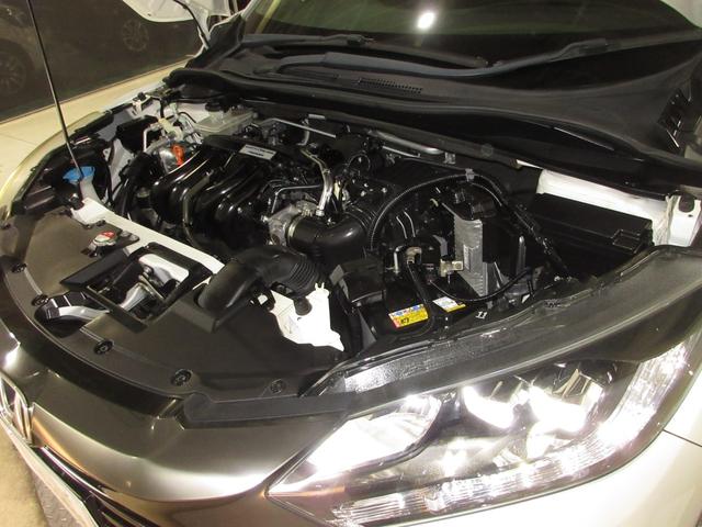 ヴェゼル ハイブリッドＸ　・ホワイトオーキッドパール　・平成２６年３月登録　・走行６万８千キロ　・車検…令和９年３月　・ワンオーナー　・純正ナビ　・リアカメラ　・ＥＴＣ　・あんしんパッケージ　・Ｂｌｕｅｔｏｏｔｈ　ＡＵＤＩＯ（5枚目）