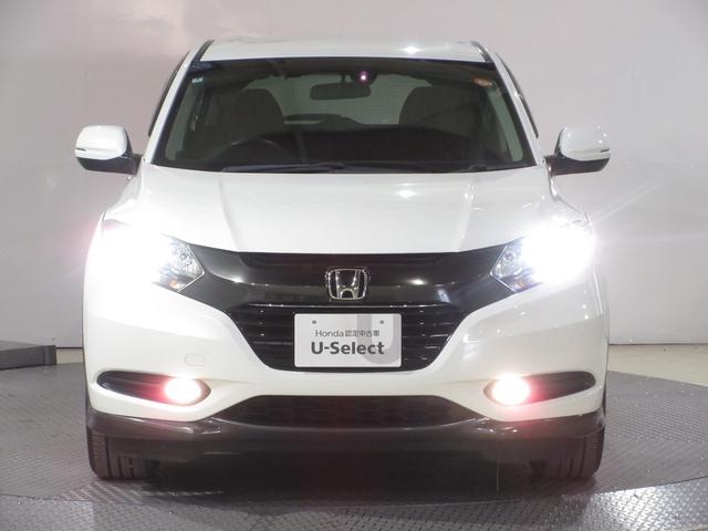 ヴェゼル ハイブリッドＸ　・ホワイトオーキッドパール　・平成２６年３月登録　・走行６万８千キロ　・車検…令和９年３月　・ワンオーナー　・純正ナビ　・リアカメラ　・ＥＴＣ　・あんしんパッケージ　・Ｂｌｕｅｔｏｏｔｈ　ＡＵＤＩＯ（6枚目）