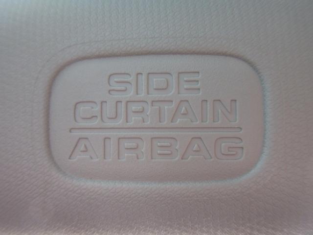 ヴェゼル ハイブリッドＸ　・ホワイトオーキッドパール　・平成２６年３月登録　・走行６万８千キロ　・車検…令和９年３月　・ワンオーナー　・純正ナビ　・リアカメラ　・ＥＴＣ　・あんしんパッケージ　・Ｂｌｕｅｔｏｏｔｈ　ＡＵＤＩＯ（13枚目）