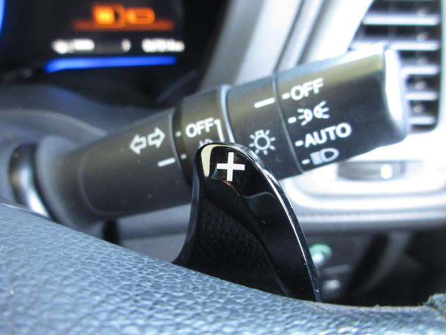 ヴェゼル ハイブリッドＸ　・ホワイトオーキッドパール　・平成２６年３月登録　・走行６万８千キロ　・車検…令和９年３月　・ワンオーナー　・純正ナビ　・リアカメラ　・ＥＴＣ　・あんしんパッケージ　・Ｂｌｕｅｔｏｏｔｈ　ＡＵＤＩＯ（14枚目）