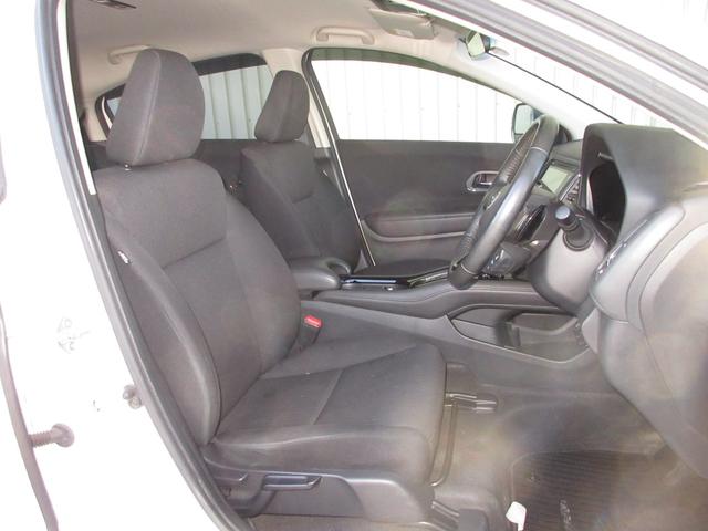 ヴェゼル ハイブリッドＸ　・ホワイトオーキッドパール　・平成２６年３月登録　・走行６万８千キロ　・車検…令和９年３月　・ワンオーナー　・純正ナビ　・リアカメラ　・ＥＴＣ　・あんしんパッケージ　・Ｂｌｕｅｔｏｏｔｈ　ＡＵＤＩＯ（16枚目）