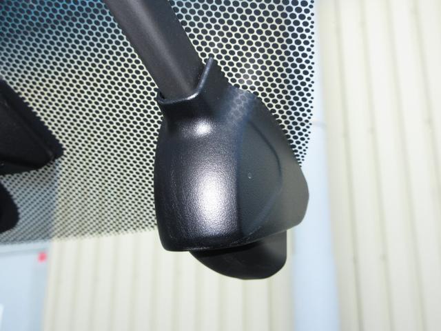 フリードハイブリッド ハイブリッド・Ｇホンダセンシング　ワンオーナー／衝突軽減ブレーキ／認定中古車／フルセグＴＶ／メモリーナビ／ＥＴＣ／ドライブレコーダー／バックモニター／両側電動スライドドア／シートヒーター／ＬＥＤライト／スマートキー／純正アルミ（4枚目）