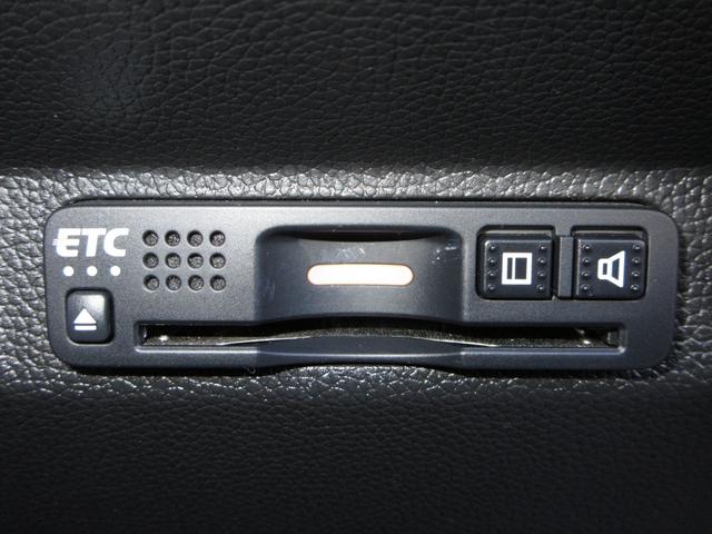 フリードハイブリッド ハイブリッド・Ｇホンダセンシング　ワンオーナー／衝突軽減ブレーキ／認定中古車／フルセグＴＶ／メモリーナビ／ＥＴＣ／ドライブレコーダー／バックモニター／両側電動スライドドア／シートヒーター／ＬＥＤライト／スマートキー／純正アルミ（11枚目）