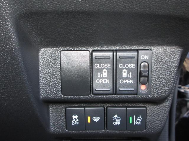 フリードハイブリッド ハイブリッド・Ｇホンダセンシング　ワンオーナー／衝突軽減ブレーキ／認定中古車／フルセグＴＶ／メモリーナビ／ＥＴＣ／ドライブレコーダー／バックモニター／両側電動スライドドア／シートヒーター／ＬＥＤライト／スマートキー／純正アルミ（12枚目）