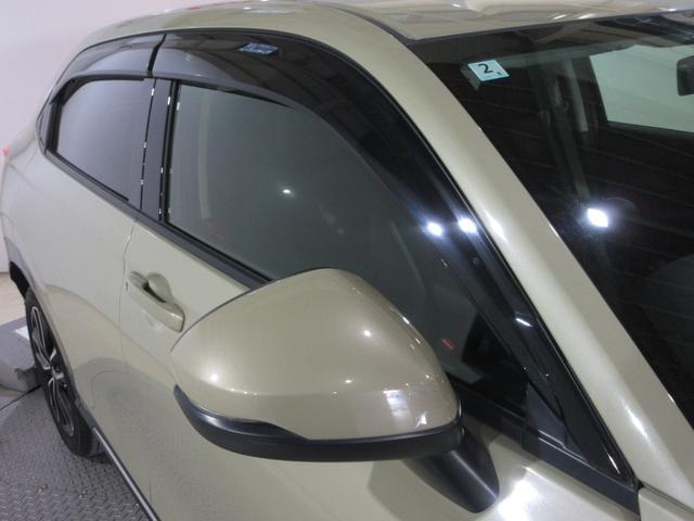 ヴェゼル ｅ：ＨＥＶＺ　ホンダコネクトディスプレイ・１オーナー・禁煙車・前後ドラレコ・パワーテールゲート・ブラインドスポットインフォメーション・渋滞追従・レーンアシスト・Ａｐｐｌｅ　ＣａｒＰｌａｙ・Ａｎｄｒｏｉｄ　Ａｕｔｏ／（9枚目）