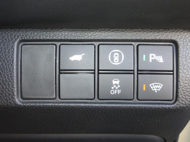 ヴェゼル ｅ：ＨＥＶＺ　ホンダコネクトディスプレイ・１オーナー・禁煙車・前後ドラレコ・パワーテールゲート・ブラインドスポットインフォメーション・渋滞追従・レーンアシスト・Ａｐｐｌｅ　ＣａｒＰｌａｙ・Ａｎｄｒｏｉｄ　Ａｕｔｏ／（14枚目）