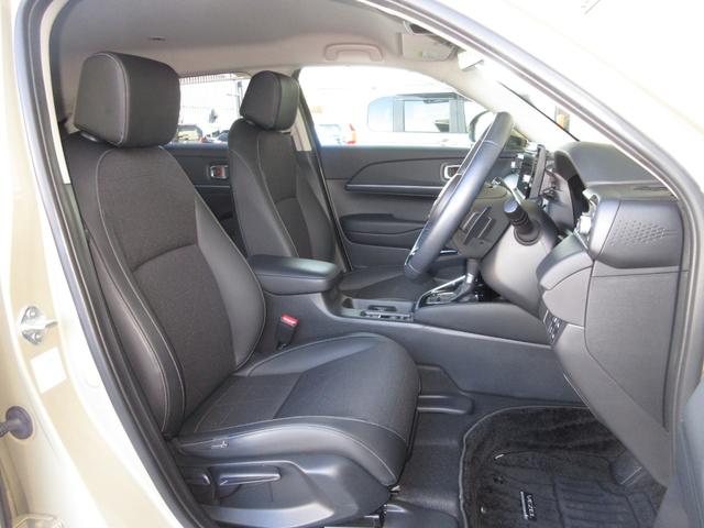 ヴェゼル ｅ：ＨＥＶＺ　ホンダコネクトディスプレイ・１オーナー・禁煙車・前後ドラレコ・パワーテールゲート・ブラインドスポットインフォメーション・渋滞追従・レーンアシスト・Ａｐｐｌｅ　ＣａｒＰｌａｙ・Ａｎｄｒｏｉｄ　Ａｕｔｏ／（18枚目）