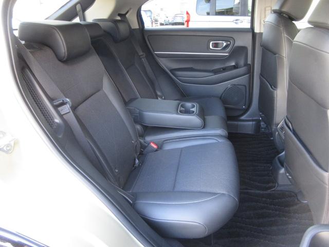 ヴェゼル ｅ：ＨＥＶＺ　ホンダコネクトディスプレイ・１オーナー・禁煙車・前後ドラレコ・パワーテールゲート・ブラインドスポットインフォメーション・渋滞追従・レーンアシスト・Ａｐｐｌｅ　ＣａｒＰｌａｙ・Ａｎｄｒｏｉｄ　Ａｕｔｏ／（19枚目）