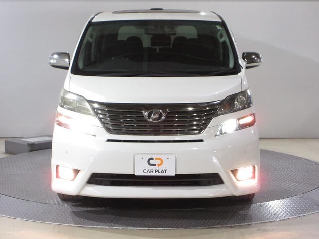 ヴェルファイア ３．５ＺプラチナセレクションＩＩタイプゴールド　１年保証（距離無制限）　禁煙　アルパイン１０インチメモリーナビ　Ｂｌｕｅｔｏｏｔｈ　前後ドラレコ　障害物センサー　サンルーフ　ＥＴＣ　点検記録簿　ＣＤ　ＤＶＤ　１９インチ社外アルミホイール　オットマン（5枚目）