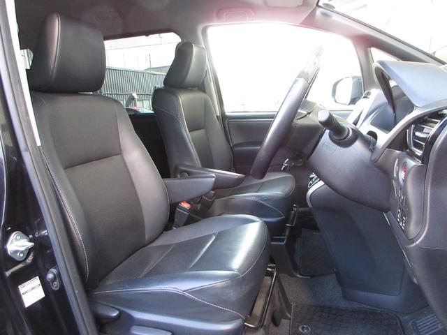 エスクァイア Ｇｉ　１年保証（距離無制限）　禁煙車　ワンオーナー　２０２３年製タイヤ　バックカメラ　Ｂｌｕｅｔｏｏｔｈ　前席シートヒーター　純正９インチメモリーナビ　ＥＴＣ　ＬＥＤヘッドライト　フルセグ　ＣＤ　ＤＶＤ（9枚目）