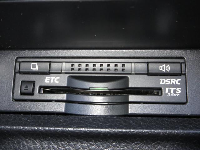 エスクァイア Ｇｉ　１年保証（距離無制限）　禁煙車　ワンオーナー　２０２３年製タイヤ　バックカメラ　Ｂｌｕｅｔｏｏｔｈ　前席シートヒーター　純正９インチメモリーナビ　ＥＴＣ　ＬＥＤヘッドライト　フルセグ　ＣＤ　ＤＶＤ（13枚目）