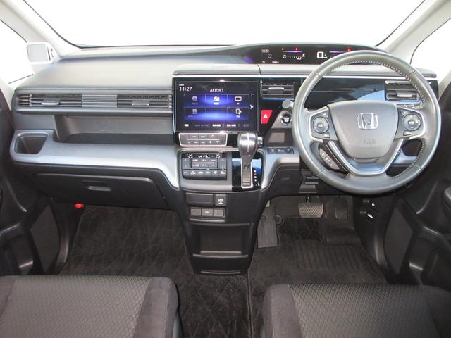 ステップワゴンスパーダ スパーダホンダセンシング　純正１０インチメモリーナビＢｌｕｅｔｏｏｔｈＥＴＣＲカメラワンオーナー　盗難防止　助手席エアバッグ　ワンオーナ－　Ｗパワスラ　地デジ　ＬＥＤライト　横滑り防止システム　オートエアコン　リアカメラ　禁煙（14枚目）