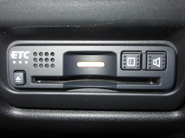 ステップワゴンスパーダ スパーダホンダセンシング　純正１０インチメモリーナビＢｌｕｅｔｏｏｔｈＥＴＣＲカメラワンオーナー　盗難防止　助手席エアバッグ　ワンオーナ－　Ｗパワスラ　地デジ　ＬＥＤライト　横滑り防止システム　オートエアコン　リアカメラ　禁煙（17枚目）