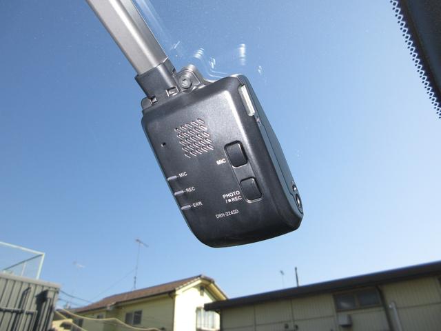 フィット ｅ：ＨＥＶリュクス　禁煙車ホンダセンシング純正９インチメモリーナビＢｌｕｅｔｏｏｔｈＥＴＣＲカメラワンオーナー　誤発進抑制機能　Ｉオーナー　リアカメラ　ＥＴＣ付　ＬＥＤ　シートヒーター　クルーズコントロール　ＤＶＤ（6枚目）