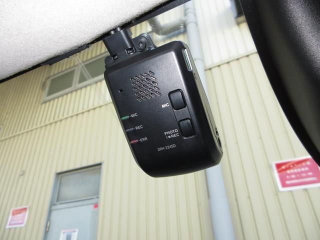 ＷＲ－Ｖ Ｚブラックスタイル　禁煙車ホンダセンシング純正９インチコネクトナビＢｌｕｅｔｏｏｔｈドラレコＥＴＣＲカメラ　ＬＥＤヘッドランプ　フルセグＴＶ　盗難防止システム　衝突被害軽減システム　スマートキー　オートライト　ＵＳＢ（6枚目）