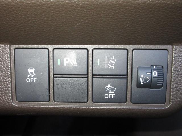 N-WGN L ホンダセンシング純正8インチコネクトナビBluetoothETCRカメラワンオーナー Pセンサー 誤発進抑制 シートヒータ 禁煙車 バックカメラ ベンチシート 盗難防止システム ABS スマートキー(10枚目)