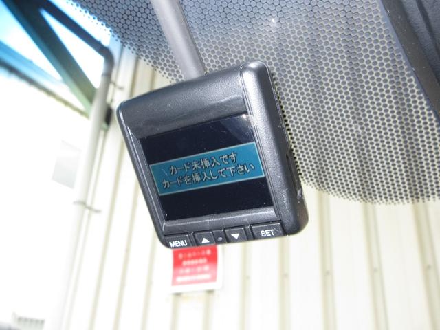 ステップワゴンスパーダ スパーダ・クールスピリットホンダセンシング　純正１０インチメモリーナビＢｌｕｅｔｏｏｔｈドラレコＥＴＣＲカメラワンオーナー　サイドエアバック　スマートキ　左右電動スライドドア　バックモニタ　Ｗエアコン　地ＴＶ　ナビ＆ＴＶ　三列シート　ＵＳＢ（4枚目）