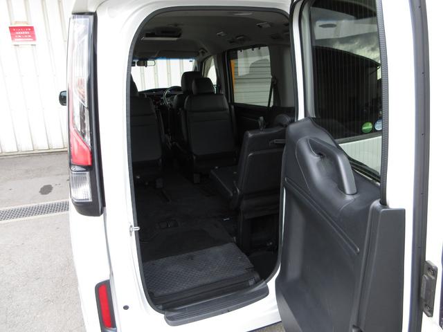 ステップワゴンスパーダ スパーダ・クールスピリットホンダセンシング　純正１０インチメモリーナビＢｌｕｅｔｏｏｔｈドラレコＥＴＣＲカメラワンオーナー　サイドエアバック　スマートキ　左右電動スライドドア　バックモニタ　Ｗエアコン　地ＴＶ　ナビ＆ＴＶ　三列シート　ＵＳＢ（8枚目）