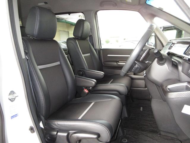 ステップワゴンスパーダ スパーダ・クールスピリットホンダセンシング　純正１０インチメモリーナビＢｌｕｅｔｏｏｔｈドラレコＥＴＣＲカメラワンオーナー　サイドエアバック　スマートキ　左右電動スライドドア　バックモニタ　Ｗエアコン　地ＴＶ　ナビ＆ＴＶ　三列シート　ＵＳＢ（17枚目）