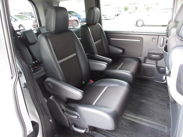 ステップワゴンスパーダ スパーダ・クールスピリットホンダセンシング　純正１０インチメモリーナビＢｌｕｅｔｏｏｔｈドラレコＥＴＣＲカメラワンオーナー　サイドエアバック　スマートキ　左右電動スライドドア　バックモニタ　Ｗエアコン　地ＴＶ　ナビ＆ＴＶ　三列シート　ＵＳＢ（18枚目）