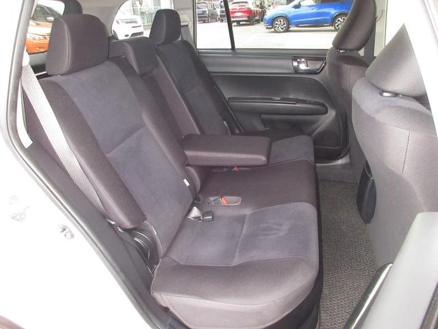 カローラフィールダー ハイブリッドＧ　純正メモリーナビＢｌｕｅｔｏｏｔｈＥＴＣＲカメラワンオーナー　スマートエントリー　ワンオーナー車　メンテナンスノート　助手席エアバック　フルセグ地デジＴＶ　エアバック　カーテンエアバッグ　盗難防止（16枚目）